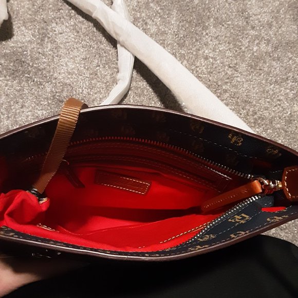 Dooney and Bourke crossbody purse - Picture 3 of 4